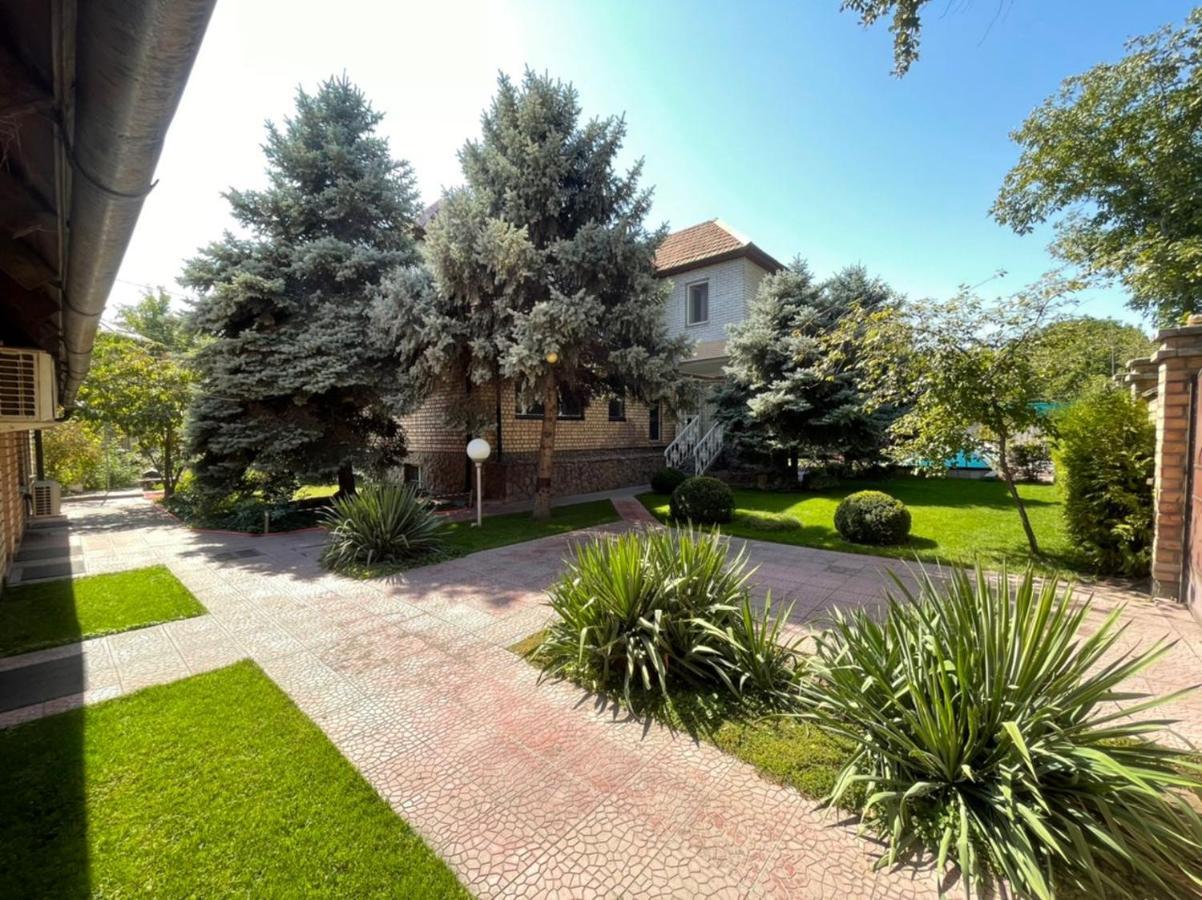 Гостевой Дом Шумкар Азия Guest House Shumkar Asia Bishkek Ngoại thất bức ảnh