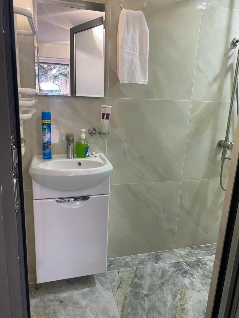 Гостевой Дом Шумкар Азия Guest House Shumkar Asia Bishkek Ngoại thất bức ảnh